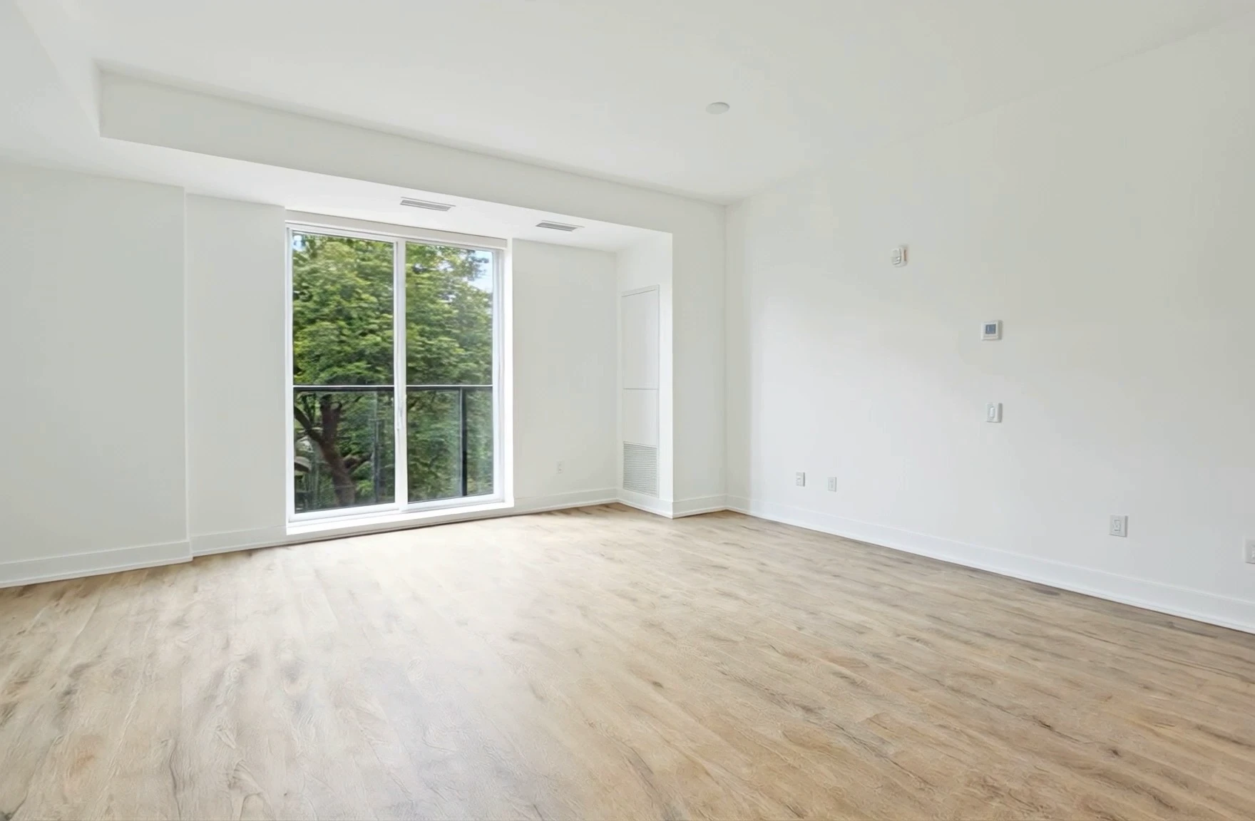 Sube 2 ángulos de la habitación