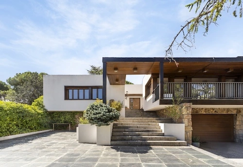 AI Generated Real Estate Video Tour from Static Photos